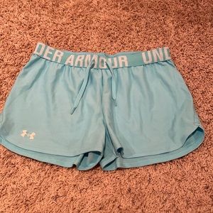 Women’s under armour short size M